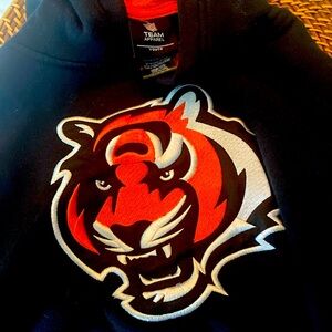 Youth bengals hoodie size large 14-16 (boy)